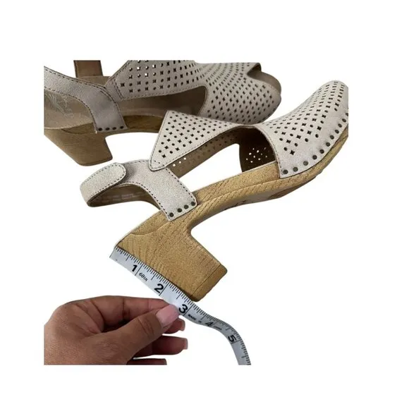 Dansko Beige Leather Perforated Slingback Sandals Wood-Look Block Heel SZ 36