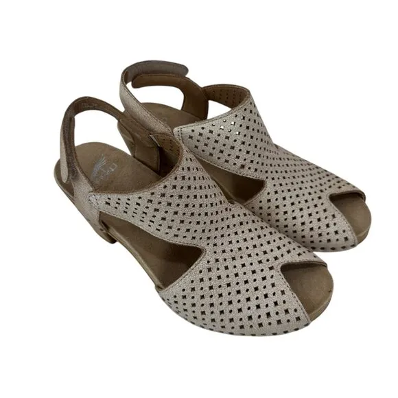 Dansko Beige Leather Perforated Slingback Sandals Wood-Look Block Heel SZ 36