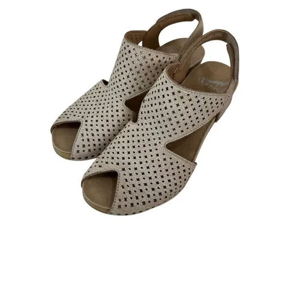 Dansko Beige Leather Perforated Slingback Sandals Wood-Look Block Heel SZ 36