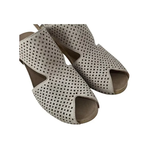 Dansko Beige Leather Perforated Slingback Sandals Wood-Look Block Heel SZ 36