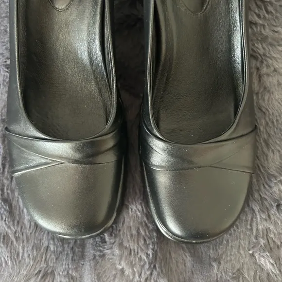 Dansko Black Leather Heels Size 38