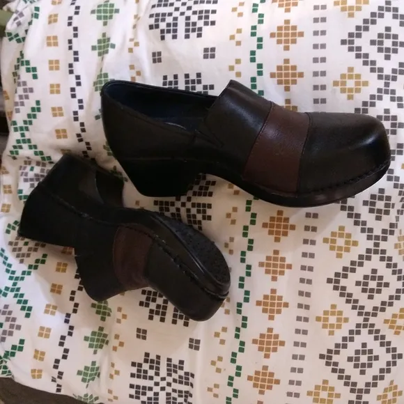 Dansko clog style black and brown shoes Sz European 39