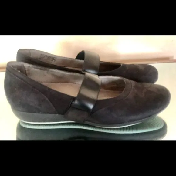 Dansko Kendra BLK Suede MJ Low Wedge Shoes WMS 39M