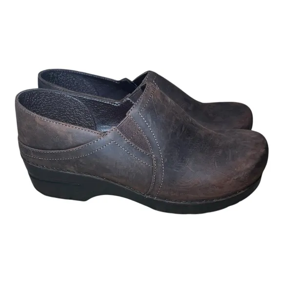 DANSKO Professional Pepper Brown Oiled Leather Platform Distressed Clogs 41 NWOT