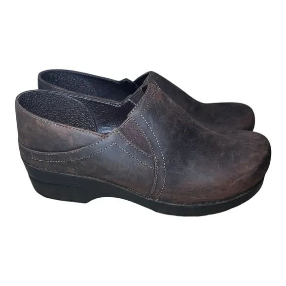 DANSKO Professional Pepper Brown Oiled Leather Platform Distressed Clogs 41 NWOT