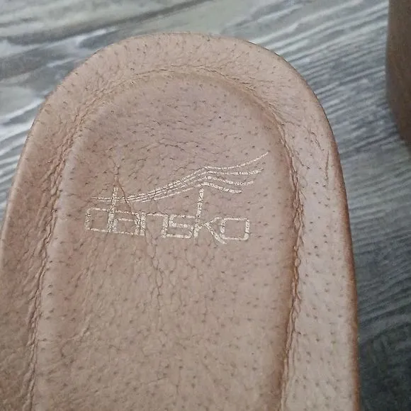 Dansko tan leather wedge sandals  Sz 39  EUC worn once