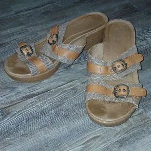 Dansko tan leather wedge sandals  Sz 39  EUC worn once