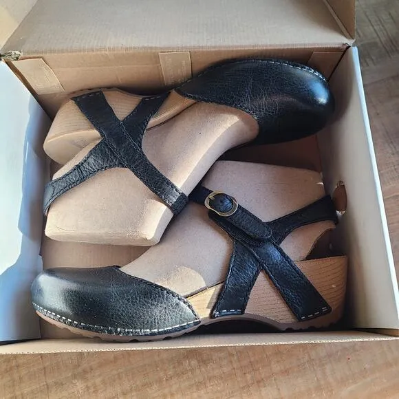 Dansko Womens Tiffani Milled Burnished Black Leather Wedge Sandals Size 40 EU