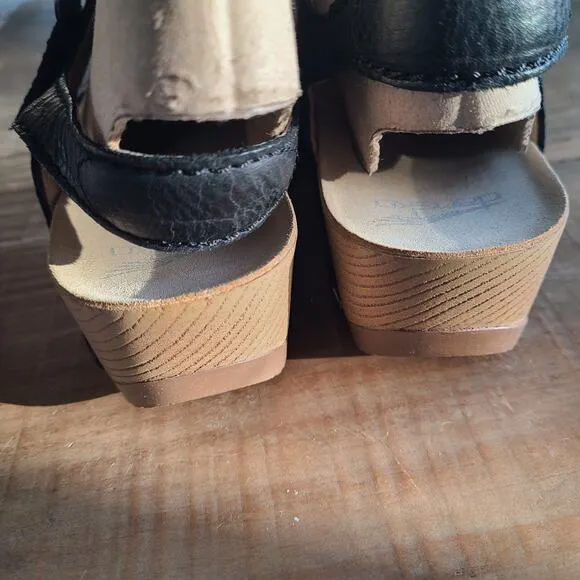 Dansko Womens Tiffani Milled Burnished Black Leather Wedge Sandals Size 40 EU