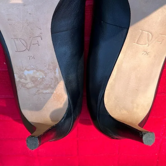 Diane Von Furstenberg Olee Black Leather Pointed Toe Pumps US Size 7.5 EUC