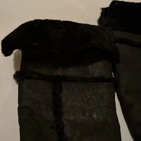 Diane Von Furstenberg size 10 black leather shearling lined over the knee boots