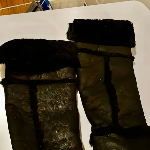 Diane Von Furstenberg size 10 black leather shearling lined over the knee boots