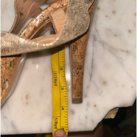 Diane Von Furstenberg Zia Metallic Gold Leather High Heel Sandals. Size 8