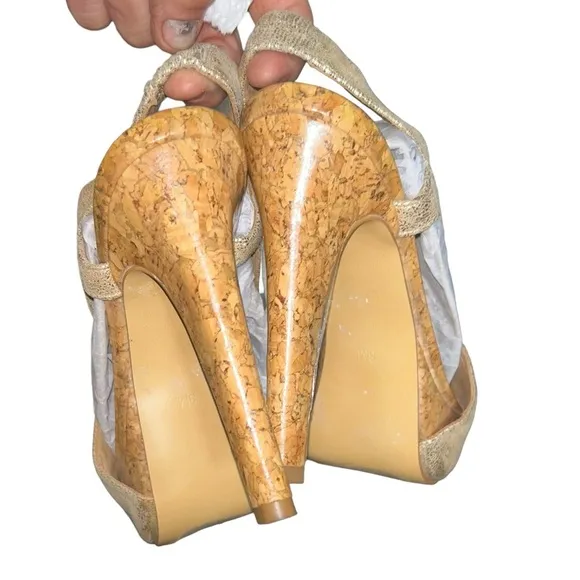 Diane Von Furstenberg Zia Metallic Gold Leather High Heel Sandals. Size 8