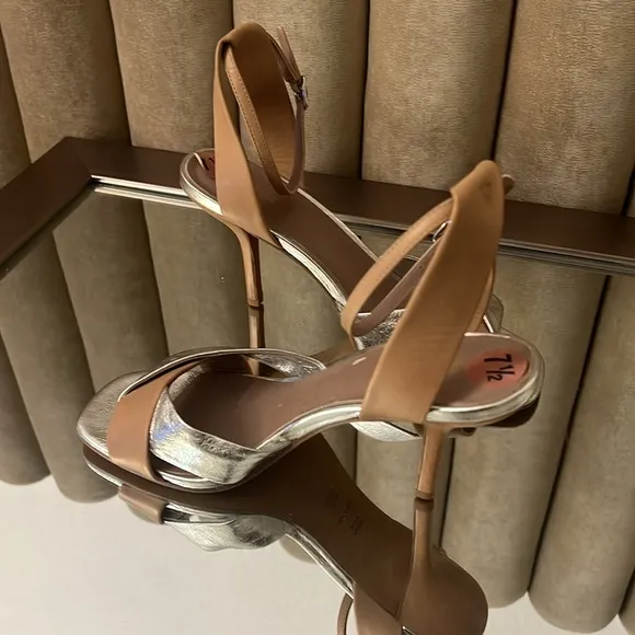 Diane Von Fustenberg sandals new