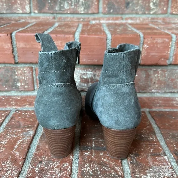 Diba Sophia Grey Suede Ankle Bootie Boots Women's Size 10