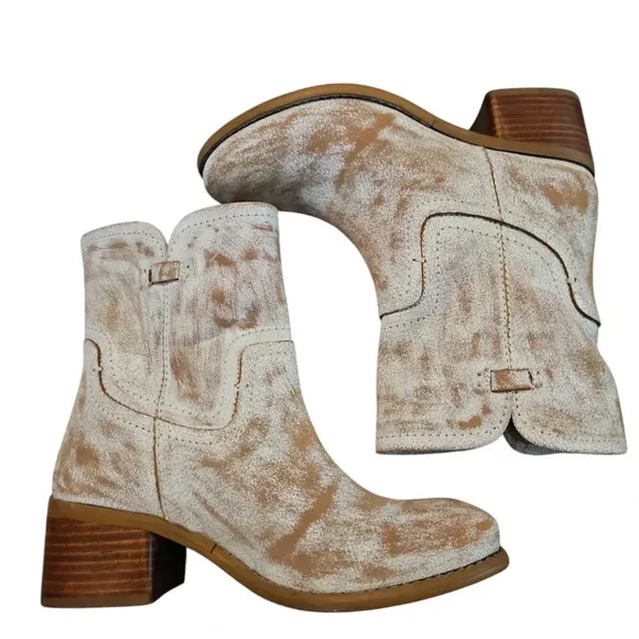 Diba True Whitewash Boho Chic Cowgirl Rustic Distressed Look boots Sz 9