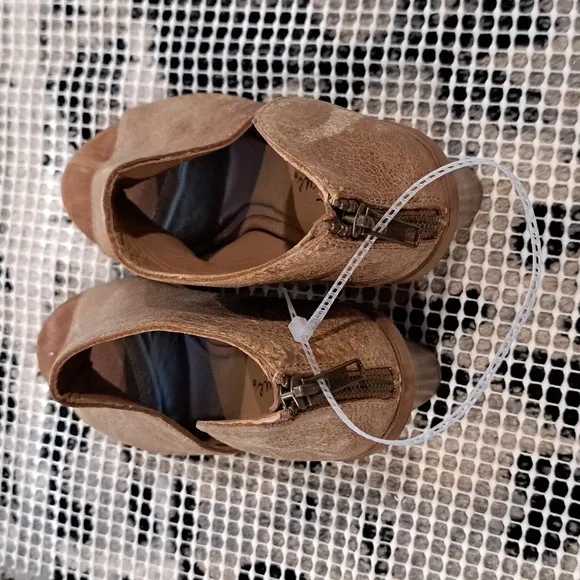 Diba True Women's Honey Suckle Heeled Sandals