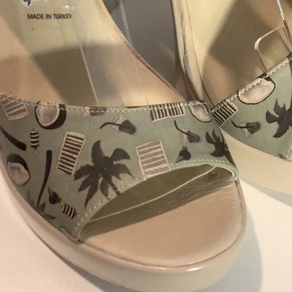 DOGO Shoes Vegan Leather Ivory Platform Coconut Palm Tree Sandal Shoe Sz 37 US 7