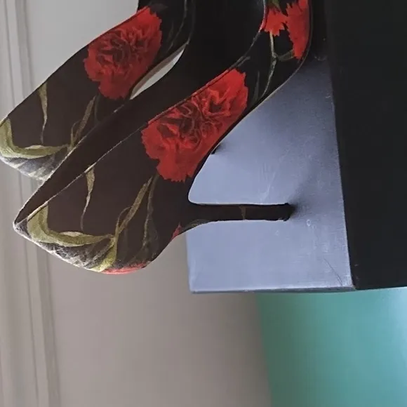 Dolce &amp; Gabbana Floral Printed shoes