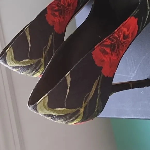 Dolce &amp; Gabbana Floral Printed shoes