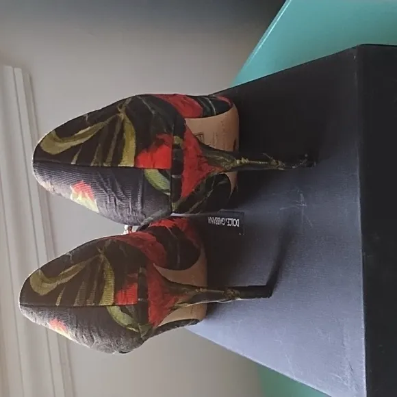 Dolce &amp; Gabbana Floral Printed shoes