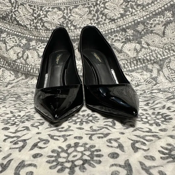 Dolce &amp; Gabbana great shape black patent leather pointed toe stiletto pumps heel