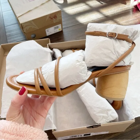 Dolce Vita Mikael Block Heel Sandals in Tan Leather Women’s Size 9.5 New in Box