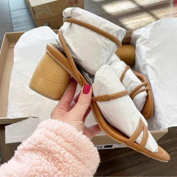 Dolce Vita Mikael Block Heel Sandals in Tan Leather Women’s Size 9.5 New in Box