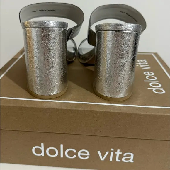 Dolce Vita NIB Silver Metallic Cataya Block Heel Sandals