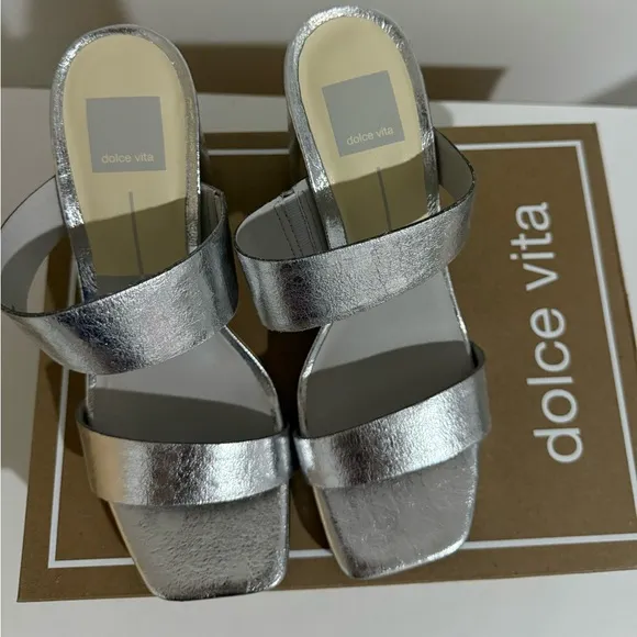Dolce Vita NIB Silver Metallic Cataya Block Heel Sandals