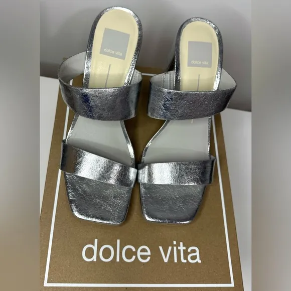 Dolce Vita NIB Silver Metallic Cataya Block Heel Sandals