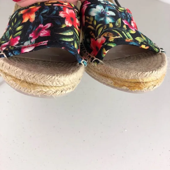 Dolce Vita Wedge Sandals Size 9M