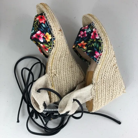 Dolce Vita Wedge Sandals Size 9M
