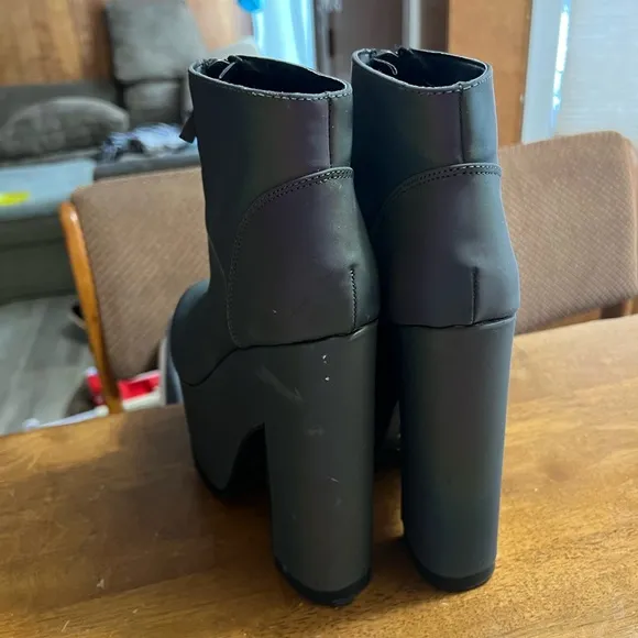 Dolls Kill Y.R.U. Nightmare Reflective Platform Heeled Boots Shoes Size US 8
