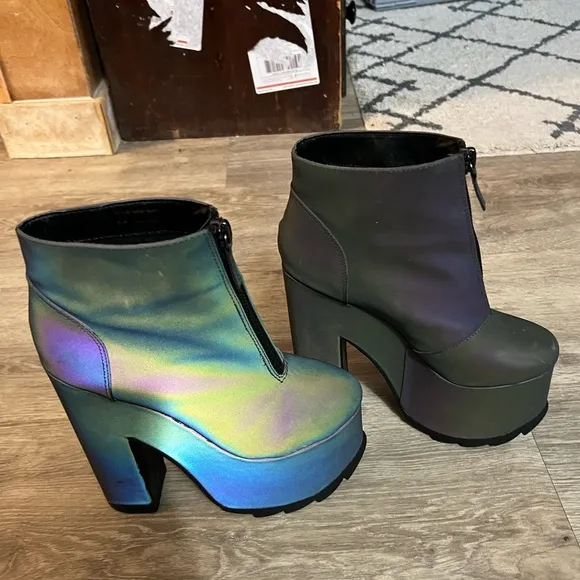 Dolls Kill Y.R.U. Nightmare Reflective Platform Heeled Boots Shoes Size US 8