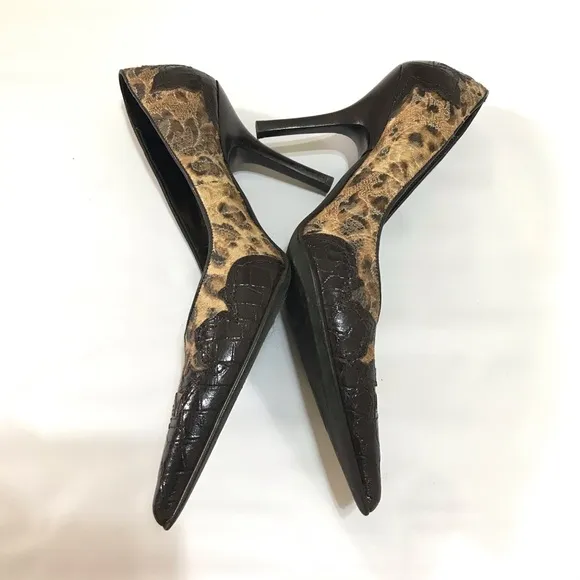 Donald J Pliner Brown Textured Leather Shoes Pumps