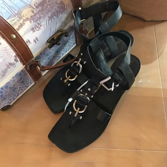 Donald J. Pliner Dena Block Heel Sandals 9.5 M