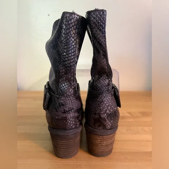 Donald J Pliner Donata Python Embossed Snake Leather Boots Side Slit Block Heel