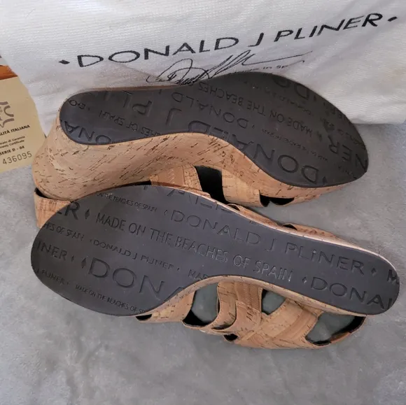 Donald J. Pliner Gretel Natural Cork Wedge Sandals Size 8.5 NWT