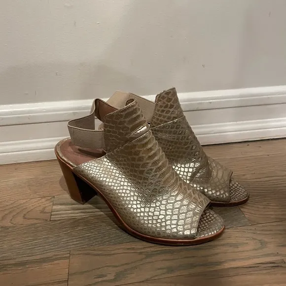 Donald J. Pliner KHLOE Sling-Back Bootie Sandals