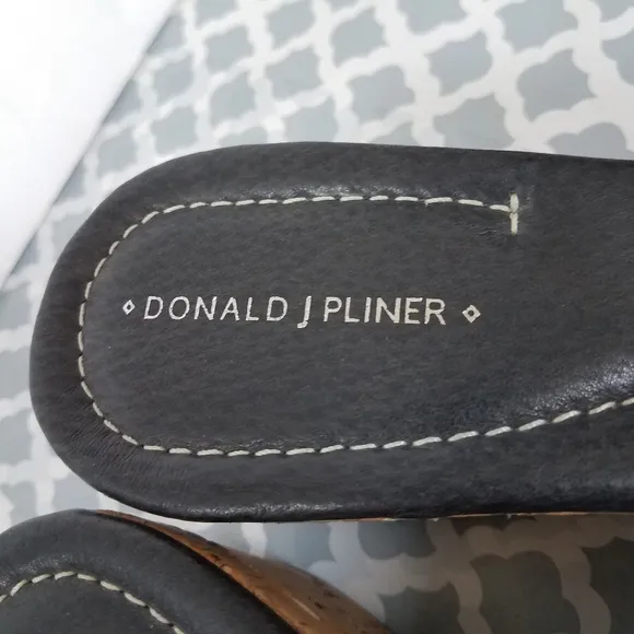Donald J Pliner Safari Wedge Sandals 8.5 NWOT