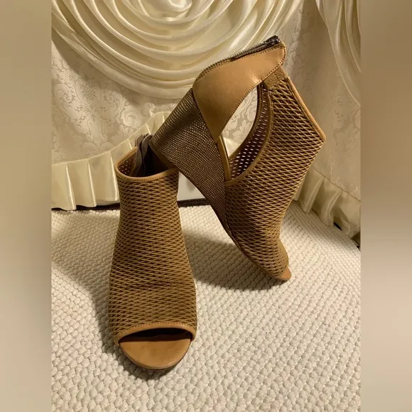 DONALD J PLINER WOMENS LEATHER WEDGE SANDALS