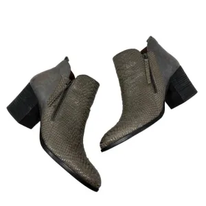 Donald Pliner Edyn Cut Snake Metallic Distressed Leather Ankle Boots Size 10