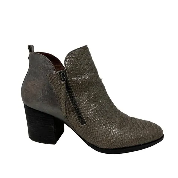 Donald Pliner Edyn Cut Snake Metallic Distressed Leather Ankle Boots Size 10