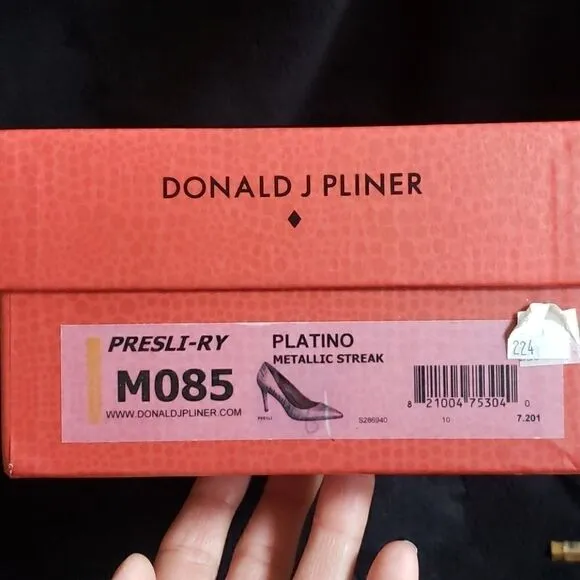 DONALD J. PLINER PRESLI-R7 PLATINO METALLIC SHOES