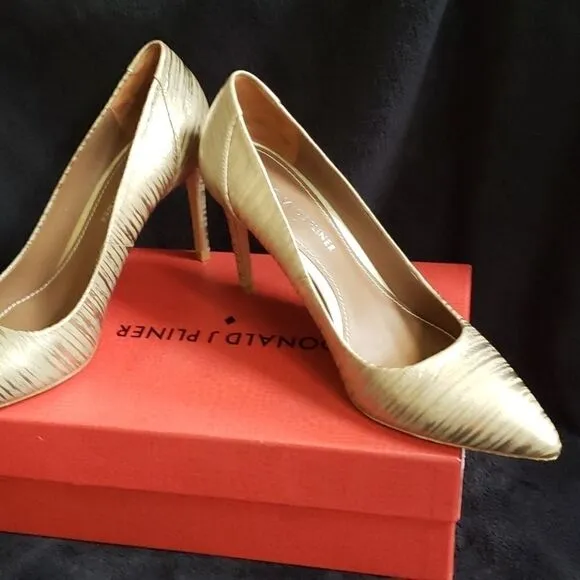 DONALD J. PLINER PRESLI-R7 PLATINO METALLIC SHOES