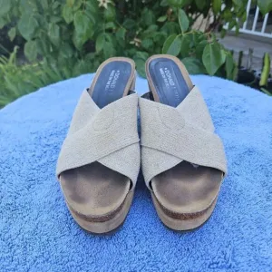 Donal J Pliner wedge sandals