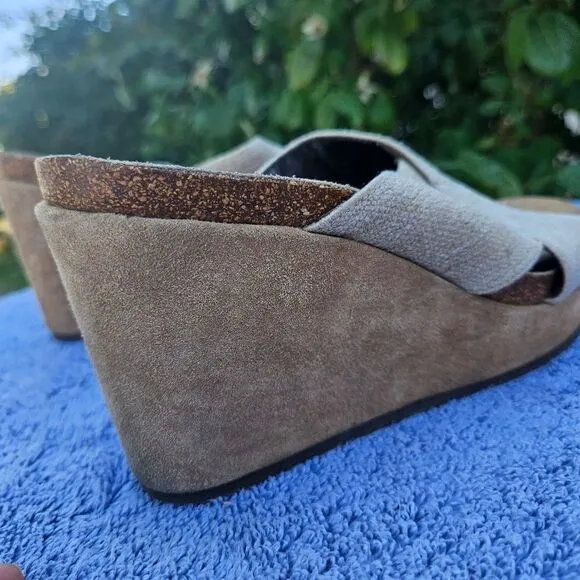 Donal J Pliner wedge sandals