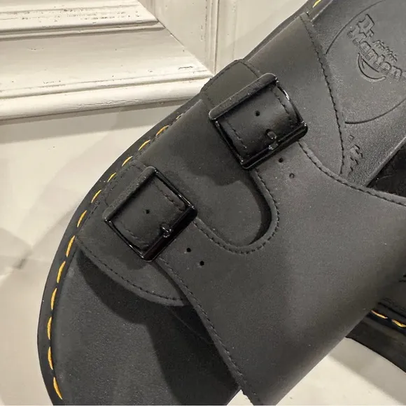 Dr. Marten | M11 W12 | Black DAX MEN'S LEATHER SLIDE SANDALS